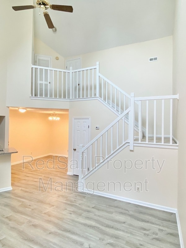 Foto del edificio - 740 Brookside Dr