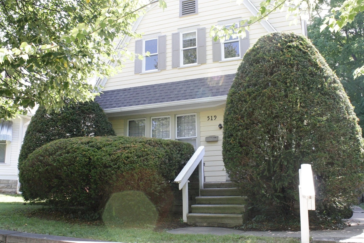 Primary Photo - 519 S Fess Ave