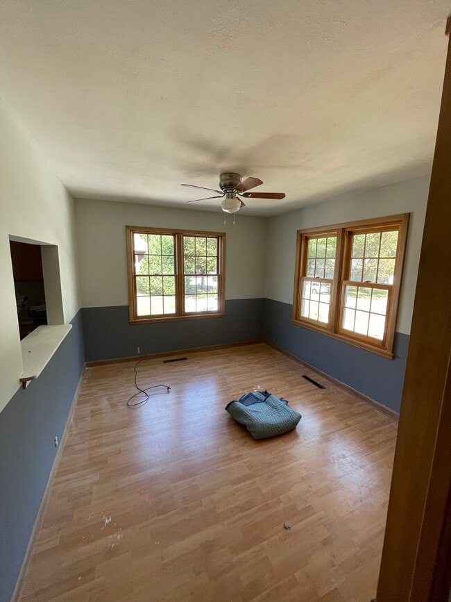 Foto del edificio - 532 Capitol Dr