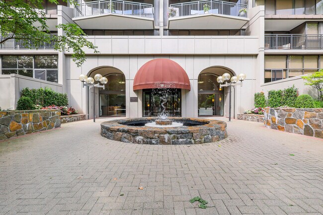 Welcome to 15 Stewart Place. - 15 Stewart Plz