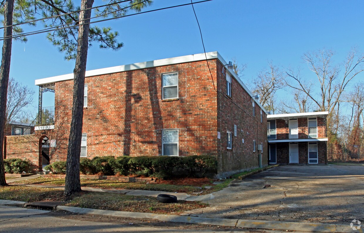 Building Photo - 4450 Gawain Dr