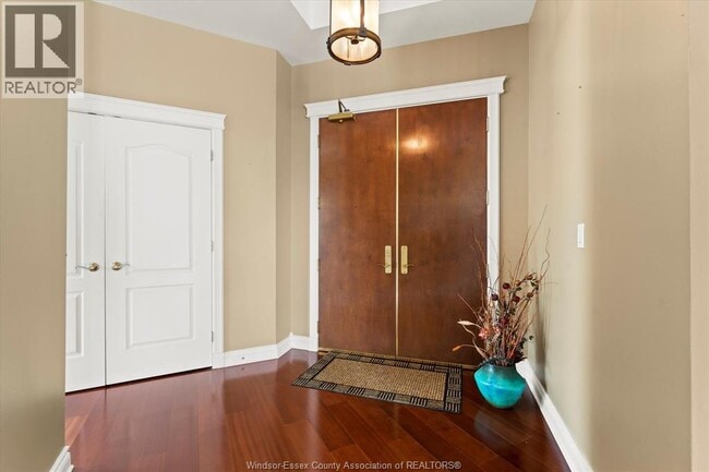 Building Photo - 5055 Riverside Dr E