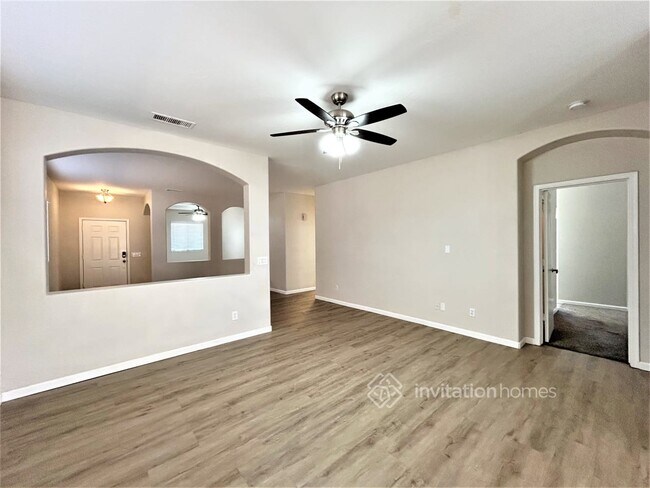 Building Photo - 11214 W Almeria Rd