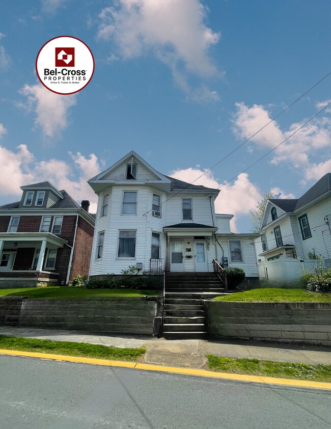 Building Photo - 348 Wilson Ave Building Photo - 348 Wilson Ave