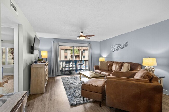 Foto del edificio - “Beachside Living – 2BR/2BA Condo with Ocean Views”