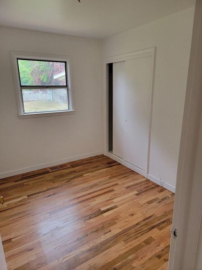 Foto del edificio - Northend 3 bed 2 bath home