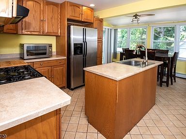 Building Photo - This great 3bedroom single family home