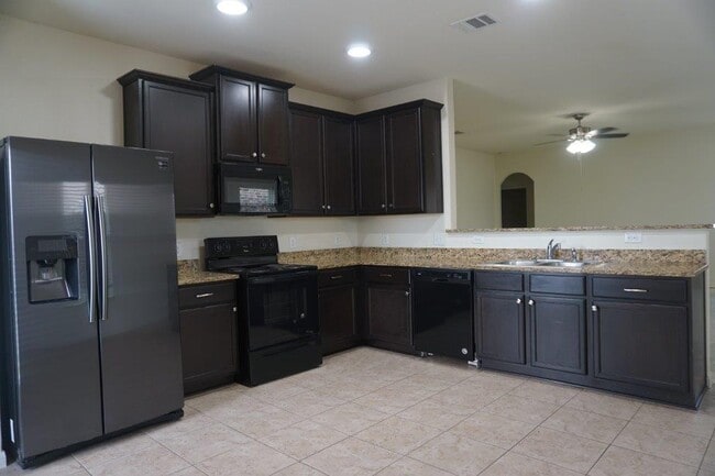 Foto del edificio - 13436 Harry S Truman Dr