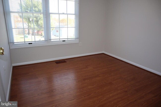 Building Photo - 10179 Shelldrake Cir