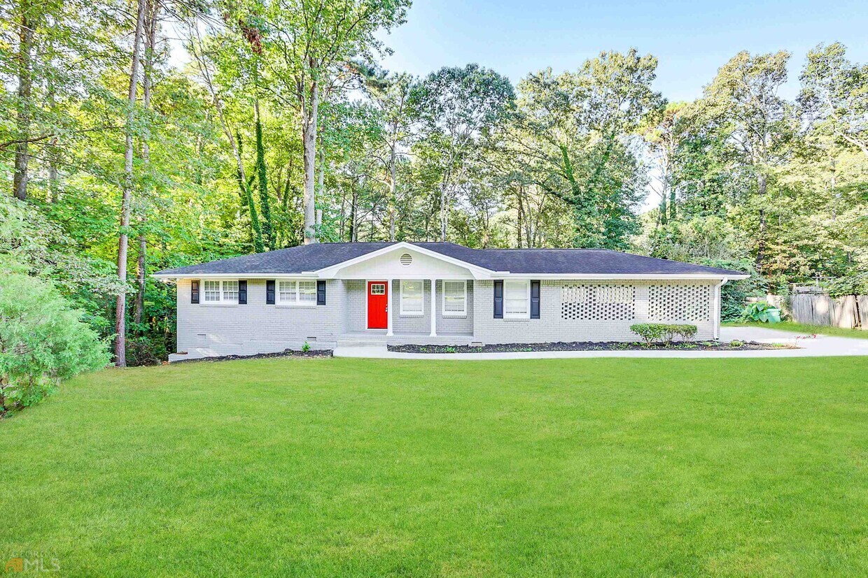 369 Navarre Dr, Stone Mountain, GA 30087 House Rental in Stone