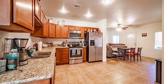 Foto principal - FULLY REMODELED HOME WITHIN A SHORT DISTAN...