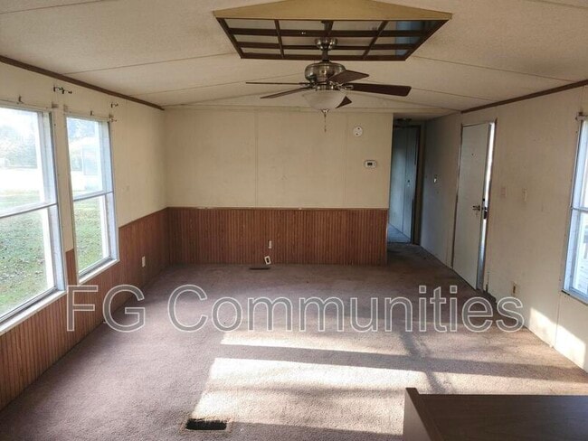 Building Photo - 1124 N Bryan Rd