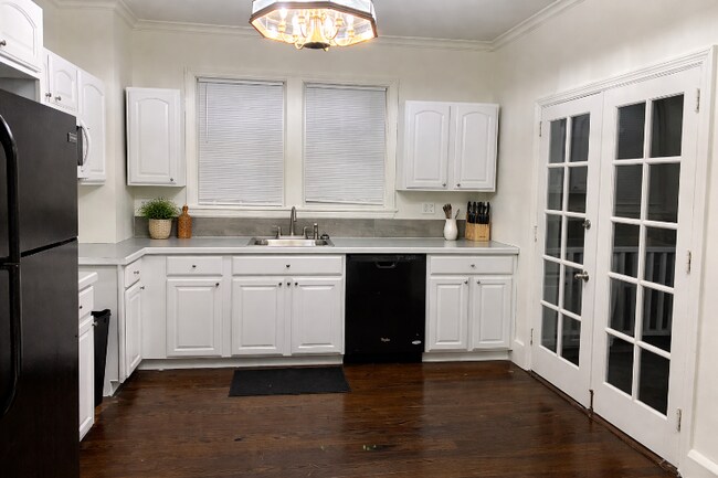 Foto del edificio - 247 N Main St