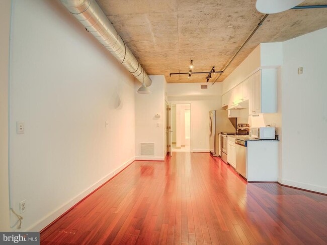 Building Photo - 2301 Champlain St NW