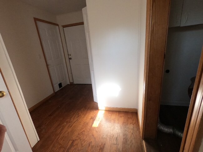 Building Photo - 942 Butler Pike