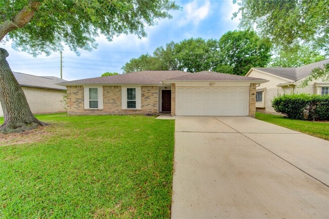 Building Photo - 2215 Squire Dobbins Dr