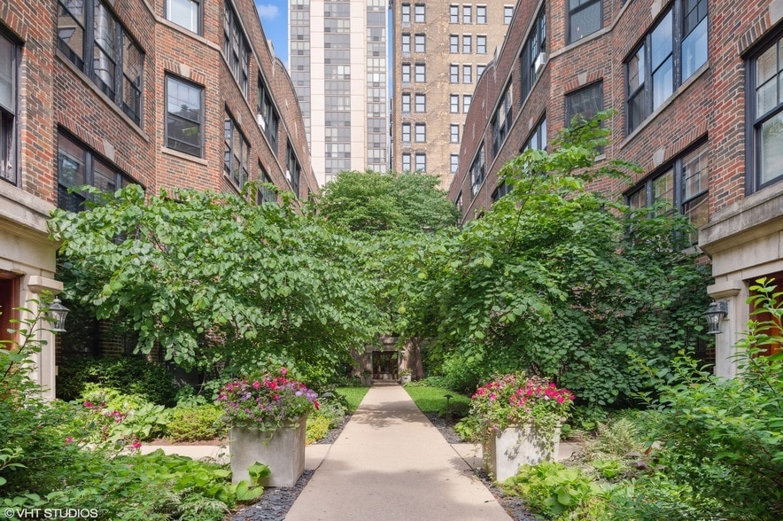 Foto principal - 2311 N Commonwealth Ave