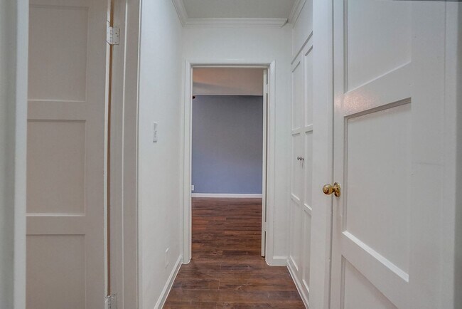 Building Photo - 4319 Santo Tomas Dr