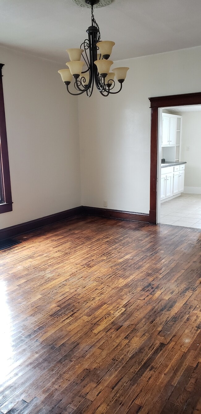 Foto del edificio - 307 W Washington St