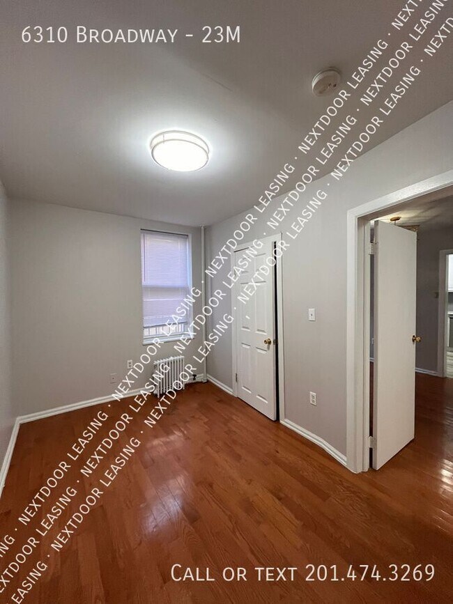 Foto del edificio - 6310 Broadway-23M