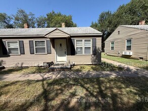 Building Photo - 847 S Terrace Dr