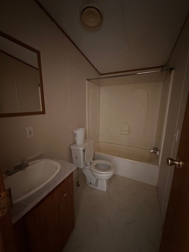 Building Photo - 3 Bed 2 Bath MH - Under Renovations