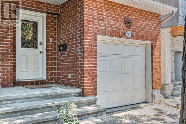 Photo du bâtiment - 121 Drummond St