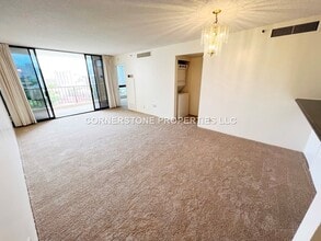 Building Photo - 990 Ala Nanala St