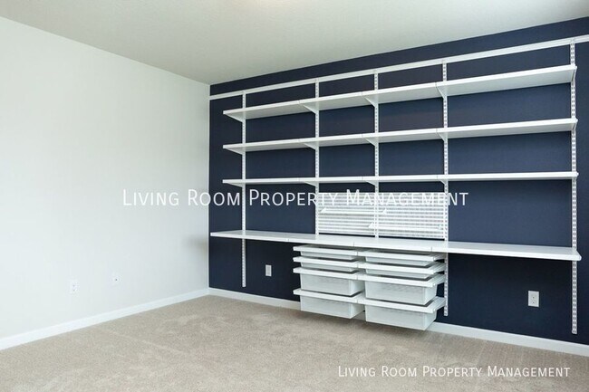 Foto del edificio - Spacious Townhome in Bethany with an Offic...
