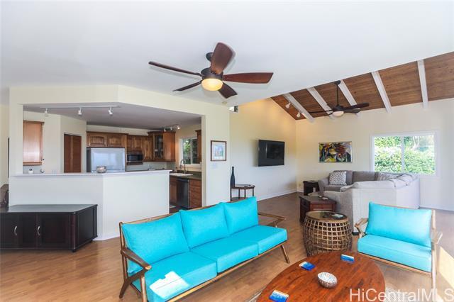 Building Photo - 1399 Nanialii St