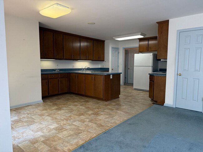 Foto del edificio - 3 bedroom 2.5 bath house with basement