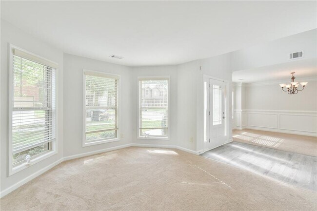 Foto del edificio - 3552 Huddlestone Ln NE
