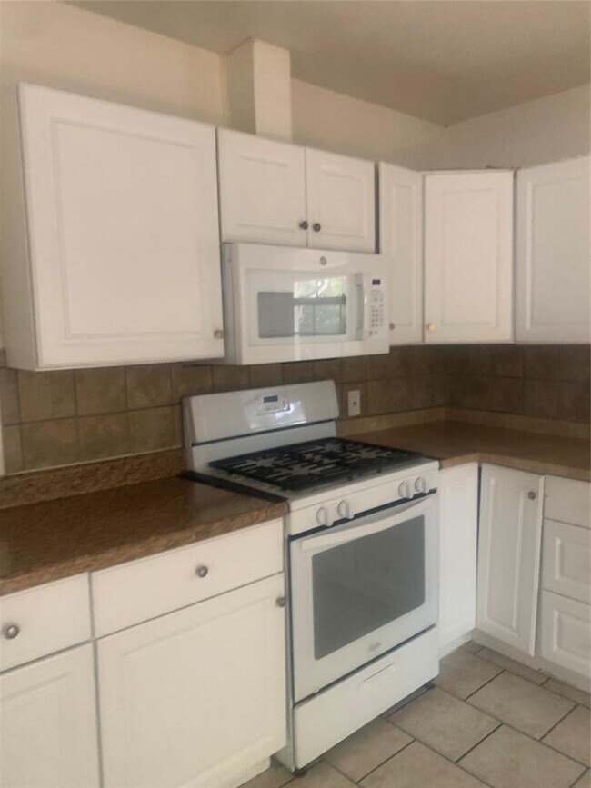 Foto del edificio - 613 E 50th St