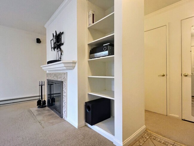 Foto del edificio - 2BD/2BA Top Floor Condo in Prime Campbell ...
