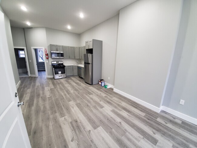 Foto del edificio - 370 Forrest St