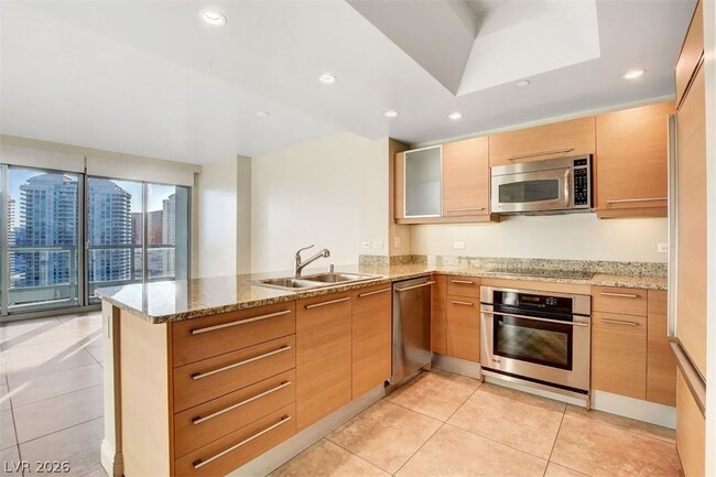 Building Photo - 222 Karen Ave