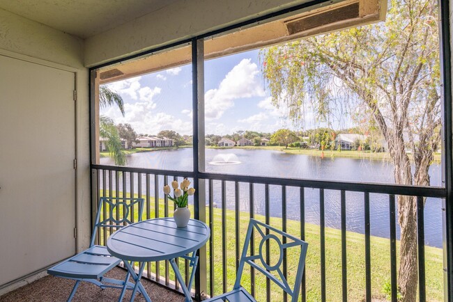 Foto del edificio - 12829 Briarlake Dr