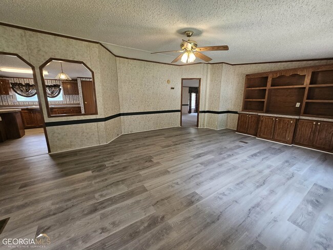 Building Photo - 1001 Doster Rd