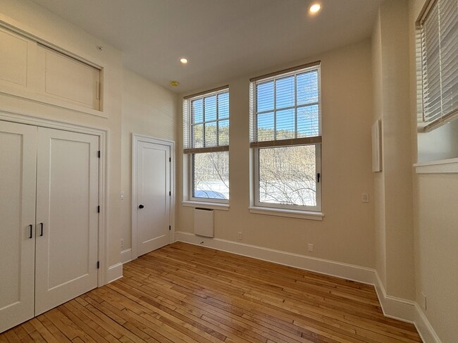 Building Photo - 71 Montague City Rd