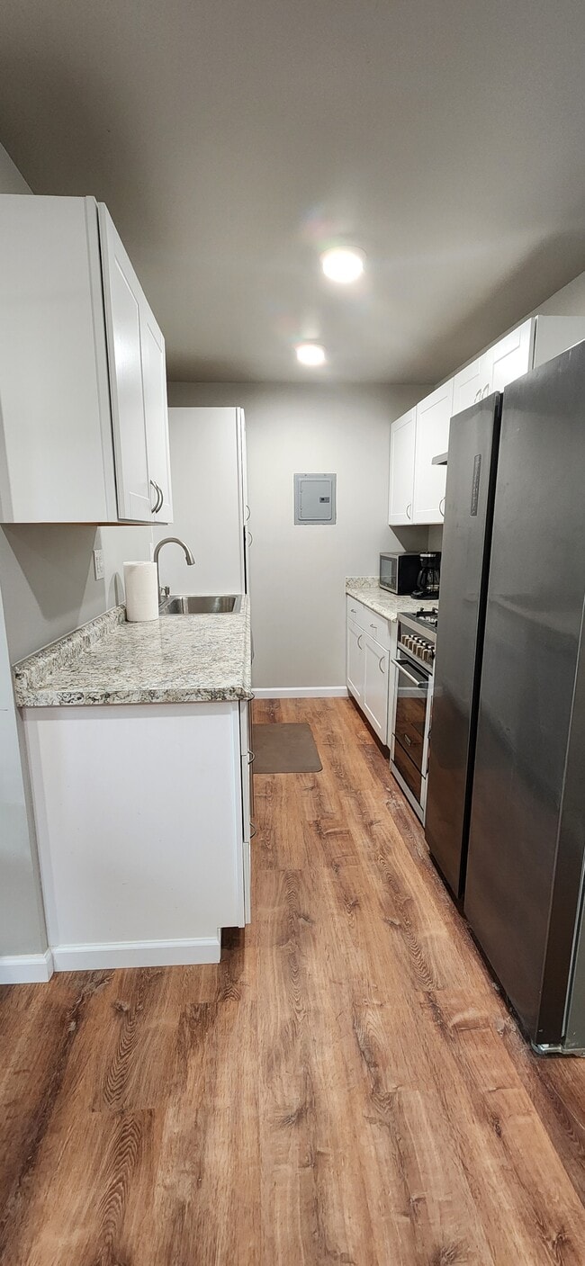 Full Kitchen - 1120 Eagle View Dr