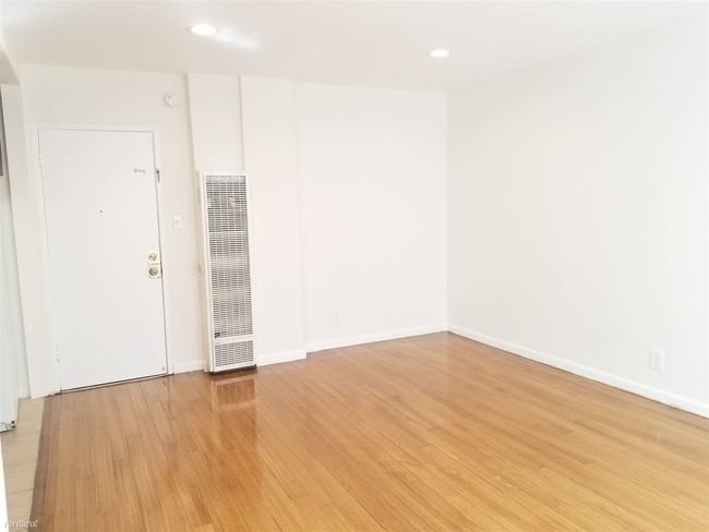 Building Photo - Studio, 1 bath  - 619 S Rampart Blvd