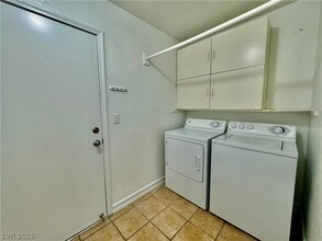 Building Photo - 4544 Crimson Leaf Dr