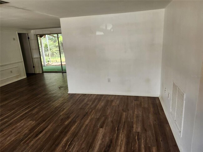 Building Photo - 8515 Arrow Head Dr