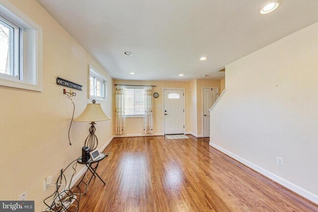 Foto del edificio - 5313 Blaine St NE