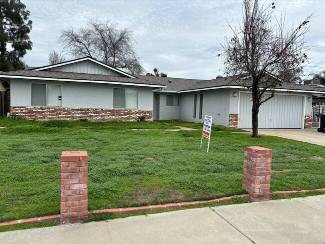 Building Photo - 864 Linda Lee Cir