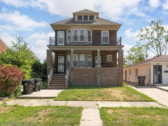 Building Photo - 734 Ashland St
