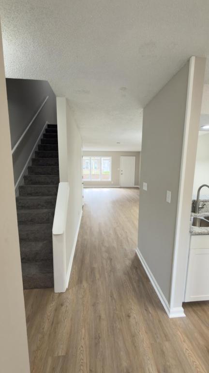 Foto del edificio - 409 Garden Dr