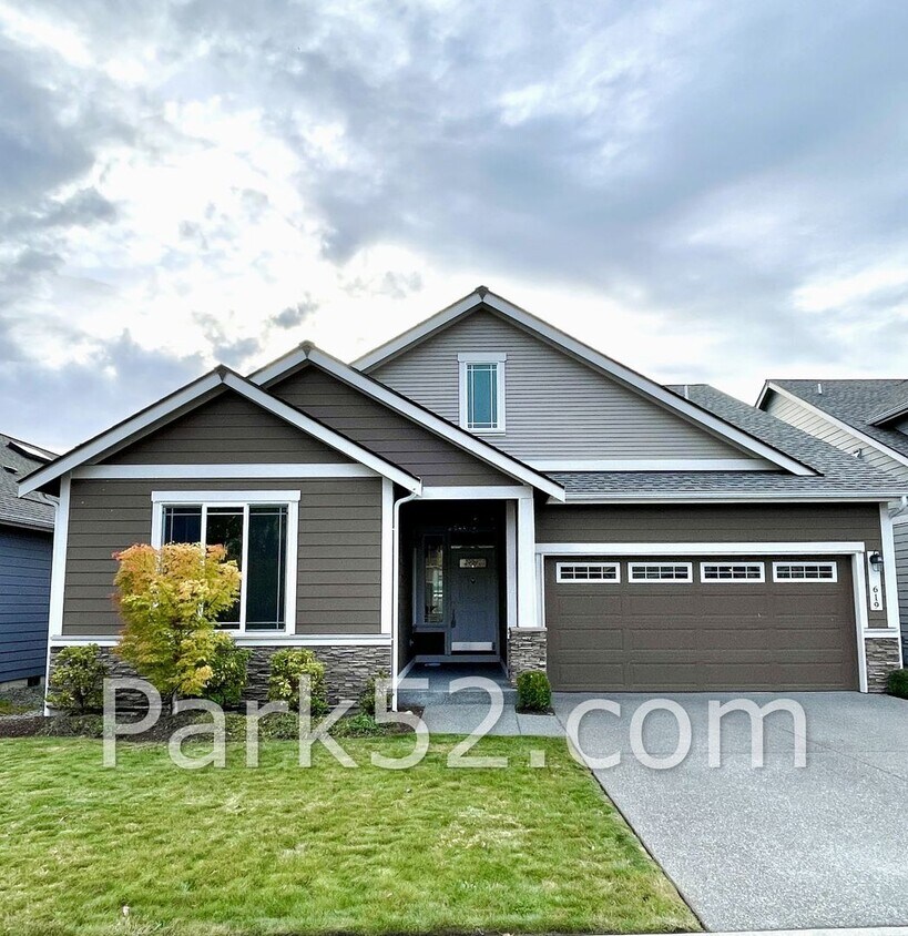 Foto principal - 4 Bedroom Single Family Home in Lacey