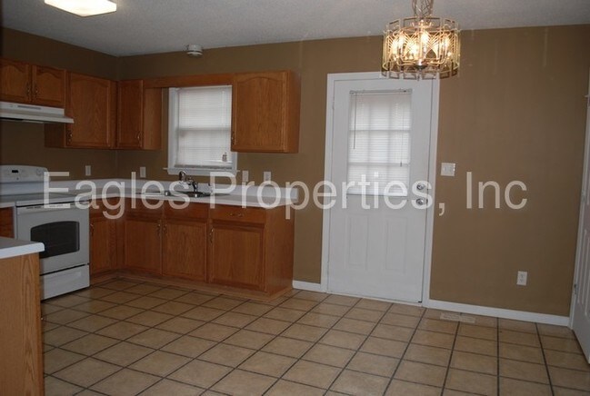 Building Photo - 1310 Ben Brewington Ct