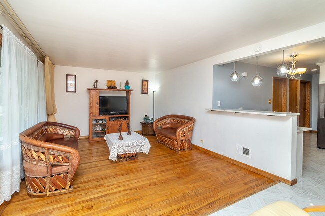 Building Photo - 4615 Thatcher Ave